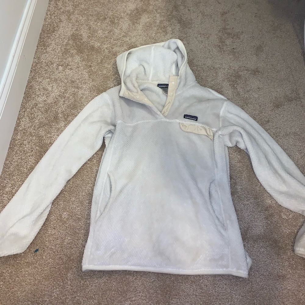 White hooded Patagonia